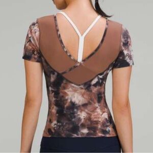 Lululemon Align Mesh T-Shirt *Special Edition
Diamond Dye topaz Graphite Grey 6